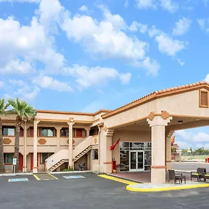 Hotel Super 8 By Wyndham Downtown ***